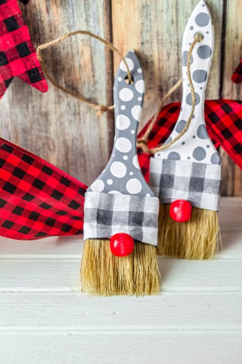 Gnome Paintbrush, Paintbrush Gnomes, Paintbrush Crafts, Paintbrush Ornaments, Holiday Potpourri, Dt Crafts, Sewn Christmas Ornaments, Christmas Craft Show, Xmas 2022