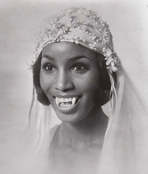 𝗉𝖾𝗋𝗌𝖾𝗉𝗁𝗈𝗇𝖾 ♉︎ on Twitter: "1970s shoot for Vampiria, Staring Theresa Graves… " Old Dracula, Teresa Graves, Black Vampire, Virgo Moon, Black Actors, Book Inspiration, Dracula, Black Aesthetic, Memoirs