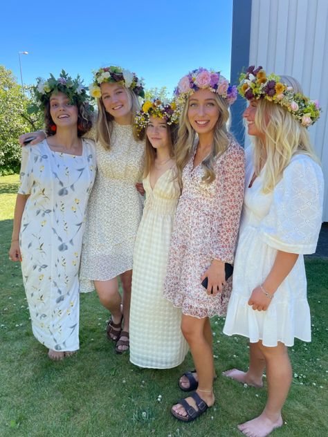 Boho Birthday Party Outfit, Garden Theme Outfit, Ootd Garden Party, Midsummer Party Outfit, Midsommar Party Outfit, Summer Garden Party Outfit, Midsummer Outfit, Garden Party Prom, Midsommar Outfit