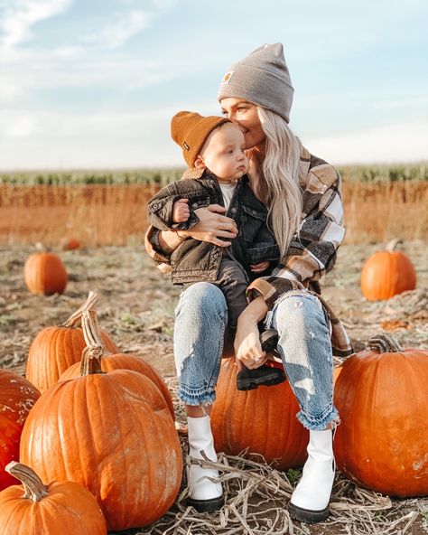 Pumpkin Patch Photoshoot Newborn, Pumpkin Patch Photos With Baby, First Pumpkin Patch Pictures, Family Photo Pumpkin Patch, Family Photos Pumpkin Patch, Halloween Mommy And Me Photoshoot, Mom And Son Pumpkin Patch Pictures, Baby At Pumpkin Patch, Pumpkin Patch Mommy And Me