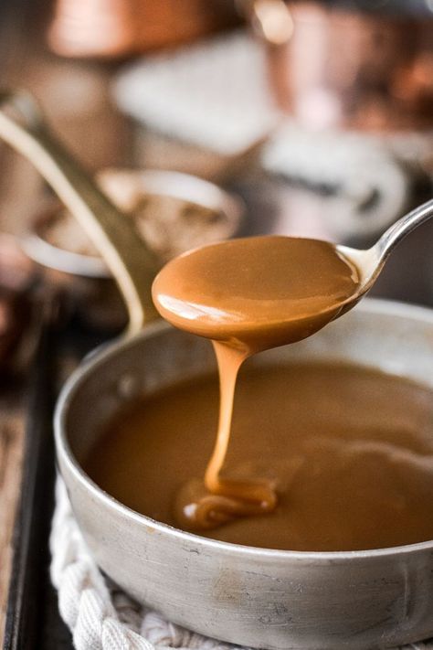 Toffee Syrup For Coffee, Brown Sugar Bourbon Glaze, Brown Sugar Bourbon Seasoning Recipe, Salted Bourbon Caramel Sauce, Bourbon Caramel Sauce, Salted Toffee, Sauce Bolognaise, Toffee Cake, Bourbon Sauce