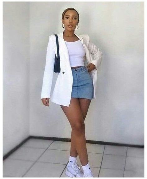 Mini Skirts Outfits Summer, Denim Skirt Outfit, Neat Casual Outfits, Denim Skirt Fashion, Jean Skirt Outfits, Blazer Outfits Casual, Denim Skirt Outfits, Effortlessly Chic Outfits, Wardrobe Tips