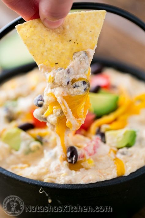 Southwest Hot Chicken Dip (Extra Cheesy) @natashaskitchen Southwest Chicken Dip, Southwest Dip, Hot Chicken Dip, Cheesy Appetizers, Dip Crockpot, Happy Hour Appetizers, Can Chicken Recipes, Crock Pot Dips, Queso Dip Recipes