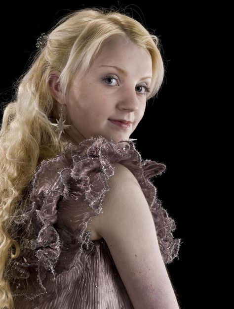 Portrait of Luna Lovegood — Harry Potter Fan Zone Luna Lovegood Dress, Luna Lovegood Style, Harry Potter Luna Lovegood, Harry James Potter, Harry Potter Love, Luna Lovegood, Tom Felton, Harry Potter Series, Ron Weasley