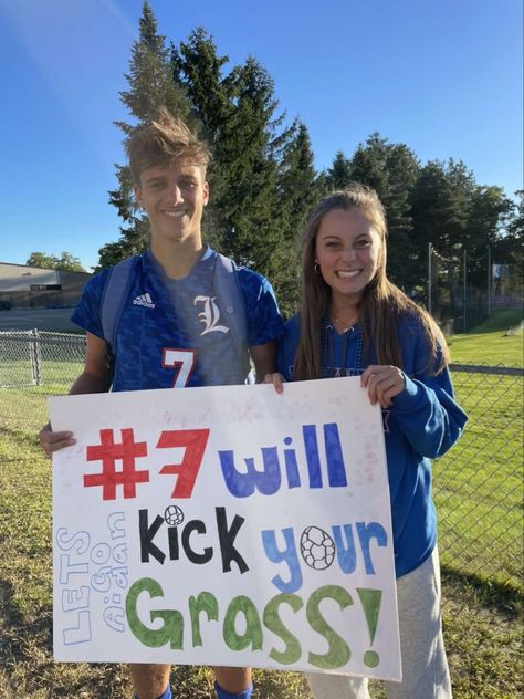 Soccer Celebration Ideas, Soccer Presents For Boyfriend, Poster For Soccer Boyfriend, Soccer Posters Ideas, Soccer Poster Ideas For Boyfriend, Posters For Soccer Games, Soccer Posters For Friends, Soccer Posters For Games, Soccer Posters For Boyfriend