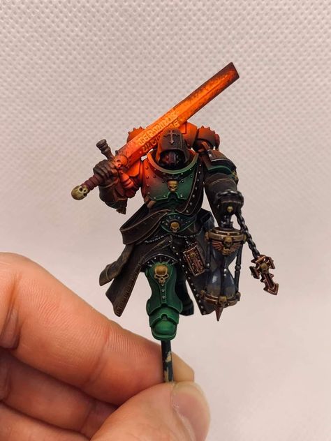 Miniature Paintings Ideas, Dark Angels 40k Miniatures, Warhammer Dark Angels, Dark Angels 40k, Dnd Mini, Dnd Minis, Warhammer 40k Figures, Model Painting, Warhammer Figures