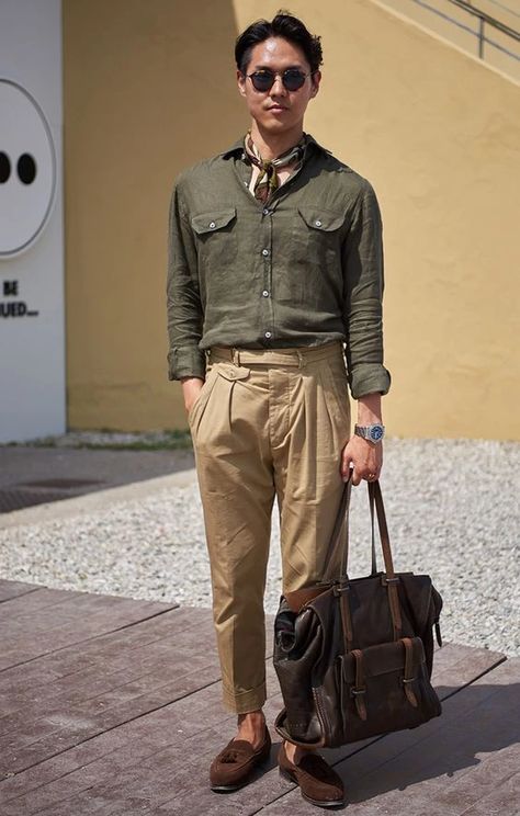 Bandana Inspo - Imgur Europe Men’s Fashion, Mediterranean Style Men Mens Fashion, Arab Mens Fashion, Ametora Style Men, Classic Style Men Vintage, Parisian Men Style, Green Linen Pants Outfit, Italian Style Men, Bohemian Formal