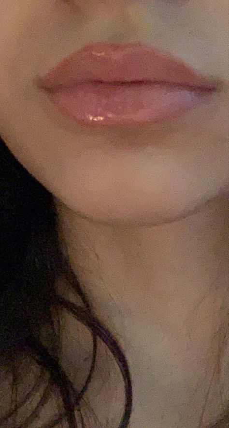 Small Lips Aesthetic, Pink Lip Aesthetic, Cupids Bow Lips, Natural Pink Lips, Plump Lips Naturally, Heart Shaped Lips, Lips Inspiration, Lipgloss Makeup, Small Lips