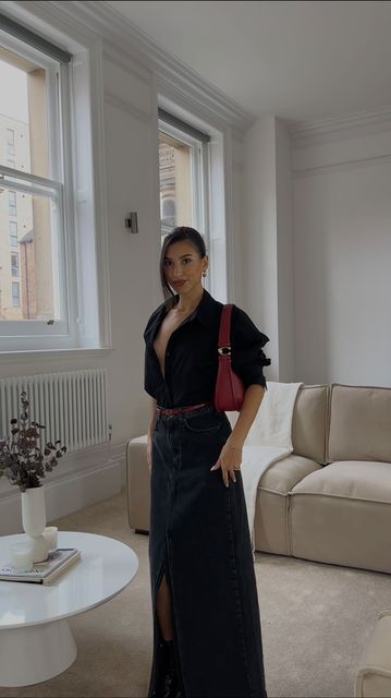 𝐘𝐀𝐒𝐌𝐈𝐍 𝐁𝐑𝐈𝐆𝐇𝐓 on Instagram: "Maxi skirt, red accessories & boots. It’s officially autumn🍂 . . . Bag @coach Belt @amazonfashion Boots @asos Skirt @nakdfashion Jewellery @theofficialpandora @amazonuk" Boots And Maxi Skirt, 2023 Maxi Skirt, Autumn Bag, Red Accessories, Coach Belt, October 5, Bag Coach, Timberland Boots, Maxi Skirt