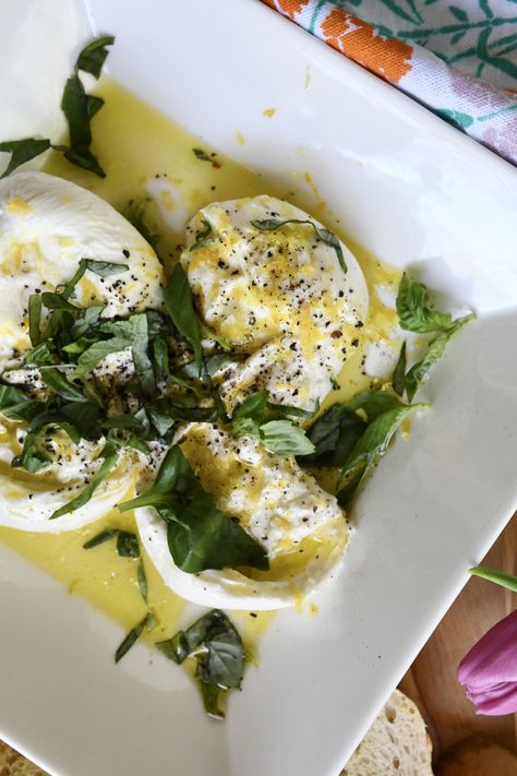 Summer Burrata Appetizer, Savory Lemon Appetizers, Burrata Appetizer Prosciutto, Burrata With Pesto, Easy Burrata Appetizer, Salad With Burrata Cheese, Burrata Appetizer Simple, Buratta Appetizer Cold, Recipes With Burrata Cheese