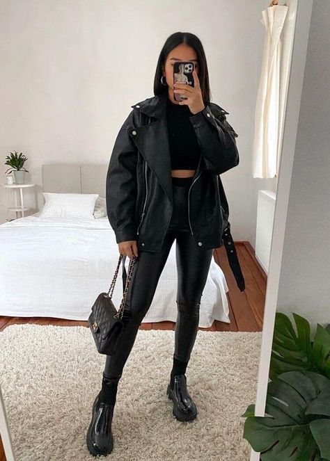 Autumn Going Out Outfits Night, Leather Leggings Outfit Night Going Out, Leather Pants Outfit Night Going Out, Leather Leggings Outfit Night, What To Wear With Leather Leggings, Leather Pants Outfit Night, Leggins Outfit, Outfits Leggins, Trendy Leather Jacket