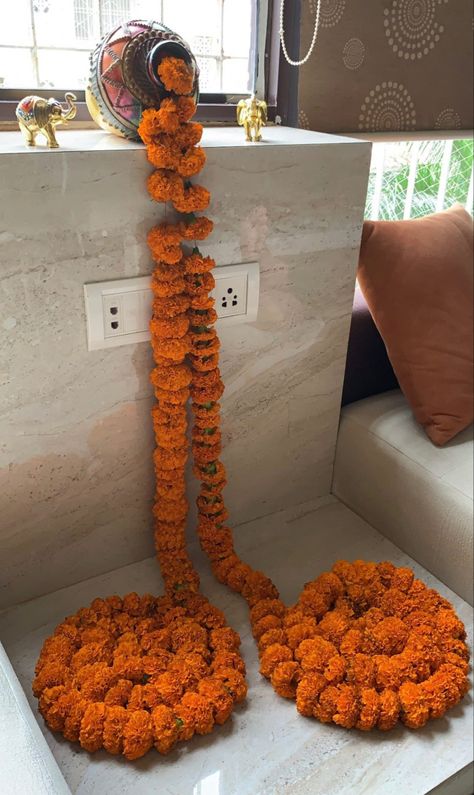 Genda Waterfall | Flower Fall | Pot | Desi Genda Flower Decoration, Pot Decorating Ideas Indian, Pot Decorating Ideas, Fall Pots, Simple Flower Rangoli, Sangeet Decor, Puppy Flowers, Flower Fall, Flower Pot Decoration