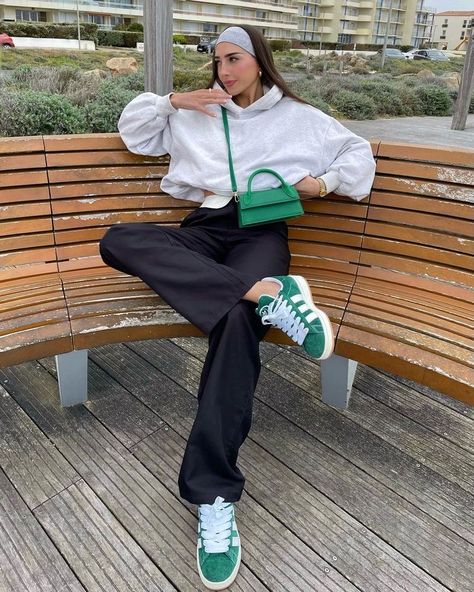 Adidas Gazelle Green, Adidas Gazelle Outfit, Outfit Campus, Looks Adidas, Campus Outfit, Samba Outfit, Look Adidas, Looks Pinterest, Diy Vetement