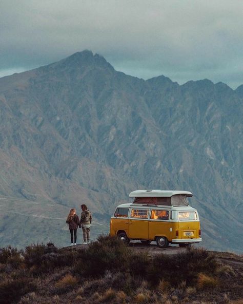 Travel Van, Vw Camper, Camping Life, Beautiful Places In The World, Vw Bus, In The Mountains, Travel Aesthetic, Nature Travel, Most Beautiful Places