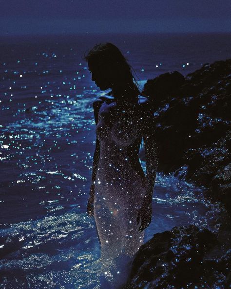 Celestial Mermaid Aesthetic, Everything Is Blue Aesthetic, Ocean Stars Aesthetic, Sea Magic Aesthetic, Unearthly Aesthetic, Neptunian Aesthetic, Modern Goddess Aesthetic, Ocean Moon Aesthetic, Dark Sirencore Outfits