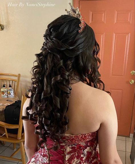 Quince Hairstyles Half Up Half Down, Damas Hairstyles, Half Up Half Down Quinceanera Hairstyles, Quinceañera Hair, Quince Photos, Quince Hair, Blue Quince, Quince Hairstyles With Crown, Quinceanera Dresses Pink