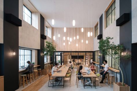 Airbnb's Tokyo office is based on a local neighbourhood Airbnb Office, Multipurpose Office, Coworking Space Design, Open Space Office, Japanese Interiors, Office Layout, Open Office, Workplace Design, Japanese Interior