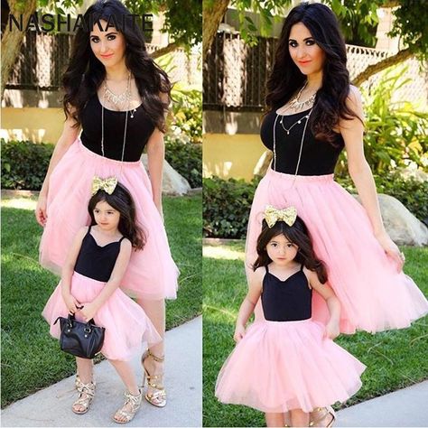 Matching mommy daughter outfits