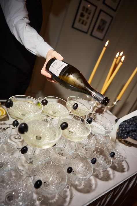 For the perfect fun and cheerful moment at your wedding reception we reccomend this aesthetic champagne tower! Aesthetic Champagne, Champagne Reception, Effortless Wedding, Champagne Tower, 20th Birthday, Wedding Makeup, Wedding Reception, Champagne, Wedding Day