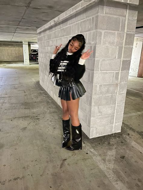 Black Skirt Birthday Outfit, Y2k Leather Outfit, Black Tennis Skirt Outfit Black Women, Leather Skirt Birthday Outfit, Leather Mini Skirt Outfit Black Women, Plt Outfit Ideas Black Women, Skirt Birthday Outfits Black Women, Platform Boots Outfit Black Women, Skirt And Boots Outfit Black Women