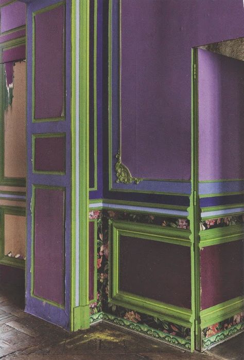 Eye For Design: Decorating With The Purple/Green Combination Purple And Green Bedroom, Purple Bedroom, Purple Interior, Purple Rooms, Deco Boheme, Purple Walls, Green Interiors, Green Rooms, Bedroom Green