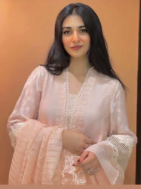 Sara Falak, Sarah Khan, Asian Wedding Dress, Casual Indian Fashion, Pakistani Fancy Dresses, Pakistani Dresses Casual, Salwar Kamiz, Bridal Makeup Looks, Simple Pakistani Dresses