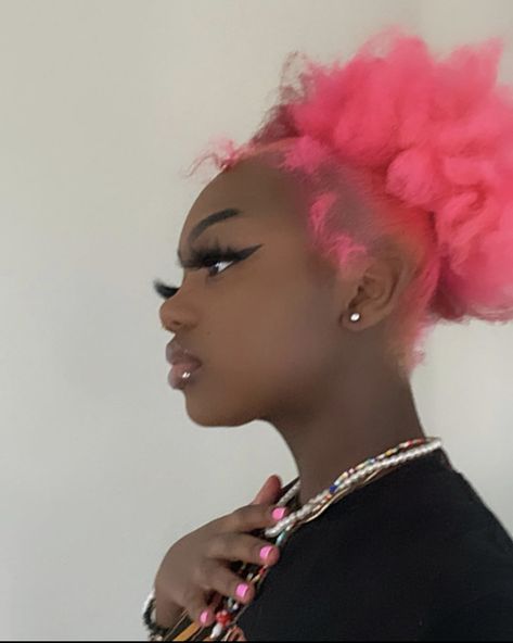 Dark Skin With Pink Hair, Black Women With Pink Hair, Black Girls Pink Hair, Colored Hair Black Women Natural, Pink Natural Hair Black Women, Pink 4c Hair, Pink Hair Natural, Colors To Dye Your Hair Black Women, Pink Afro Hair