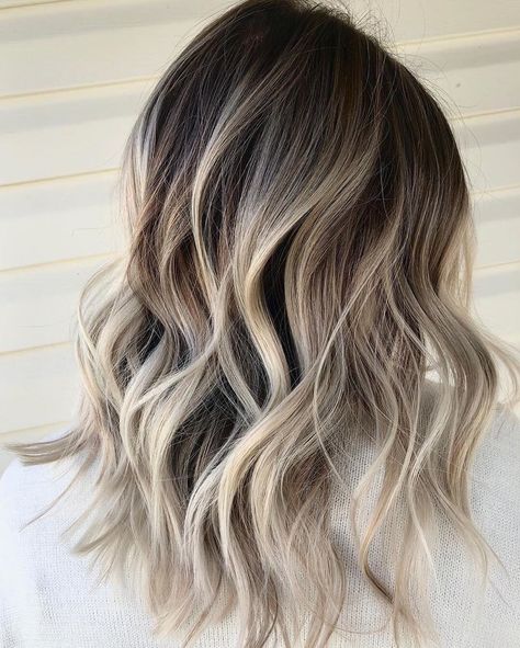 Look du jour on Instagram: “Ce blond cendré est absolument 🔥 #lookdujour #ldj #blonde #ombre #inspiration #hairstyle #instahair #waves #onaime #regram @balayageombre…” Ashy Blonde With Shadow Root And Money Piece, Rooty Blonde Balayage Dark Roots, Smokey Ash Blonde Hair Balayage, Baliage Hair Blond, Icy Platinum Blonde Balayage Dark Roots, Dark Roots Blonde Hair Balayage Platinum, Charcoal Balayage, Shadow Root Brunette, Dark Brown To Ash Blonde Balayage