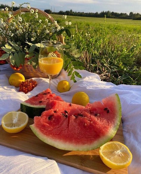 Aesthetic Watermelon, Watermelon Picnic, Summer Watermelon, Summer Time, Watermelon, Fruit, Instagram Photo