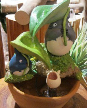 Water Garden - Totoro & Chu & Sho Totoro - use water - Ghibli - 2012 (new) Clay Moulding, Small Umbrella, Clay Diy Projects, Anime Crafts, Ghibli Movies, My Neighbor Totoro, Diy Clay Crafts, Miyazaki, Diy Clay