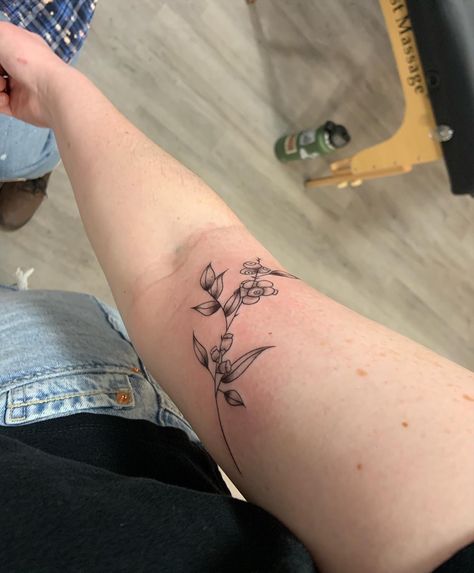 Blueberry Flower Tattoo, Wild Blueberry Tattoo, Blueberry Plant Tattoo, Blueberry Bush Tattoo, Blueberry Vine Tattoo, Blueberry Tattoo Minimalist, Blueberry Branch Tattoo, Huckleberry Tattoo, Blueberry Tattoo