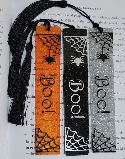 Diy Halloween Bookmarks, Halloween Bookmarks Diy, Halloween Book Marks, Unique Bookmarks Handmade, Pumpkin Bookmark, Fall Festival Activities, Fall Bookmarks, Halloween Presents, Spooky Bookmarks