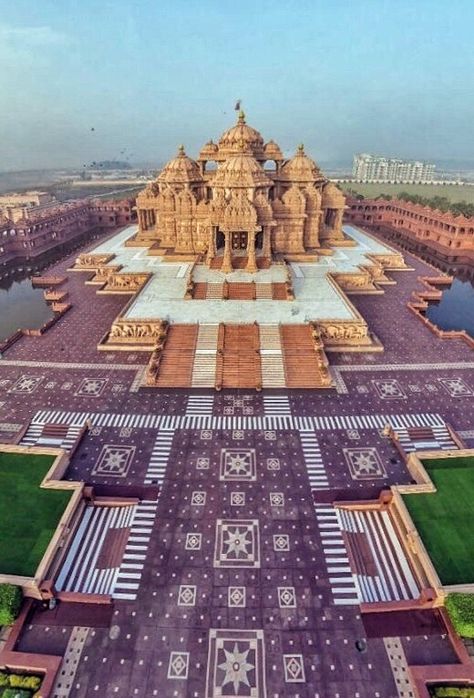 Akshardham Temple, New Delhi, India. Akshardham Temple, Tamil Culture, Historical Temples, Temple India, Indian Temple Architecture, Holi Photo, Android Wallpaper Dark, Pictures Of Shiva, Temple Architecture