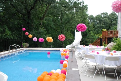 pool side party Pool Side Birthday Party Ideas, Pool Side Bridal Shower Ideas, Poolside Bridal Shower Ideas, 40th Birthday Pool Party Ideas, Poolside Baby Shower Ideas, Pool Side Party, Pool Brunch, Backyard Wedding Pool, Wedding Pool Party Decorations