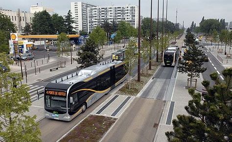 Dedicated Median Bus Lanes | NACTO Bus Rapid Transit, Speculative Design, Urban Design Graphics, Urban Design Concept, New Urbanism, Eco City, Public Transit, Rapid Transit, Architect Design House