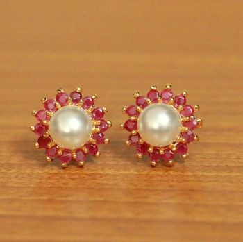 Traditional Ruby Earrings, Traditional Ruby Earrings With Stone Setting, Traditional Red Pearl Earrings, Traditional Red Earrings With Natural Stones, Ruby Studs Gold, Gold Ruby Round Earrings, Ruby Ring Designs, Red Stone Earrings, Gold Jewelry Outfits