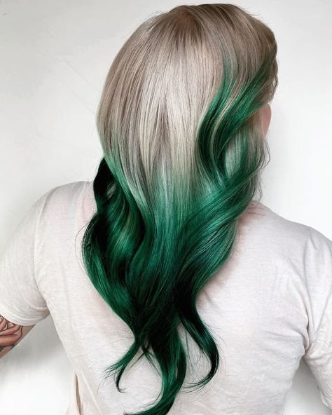 Green Hair Ombre, Pastel Green Hair, Short Green Hair, Emerald Green Hair, Mint Green Hair, Yellow Hair Color, Dark Green Hair, Grey Blonde Hair, Gorgeous Hair Color