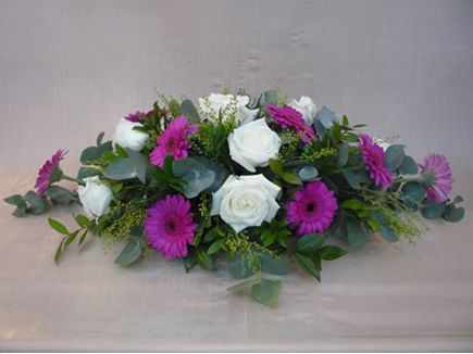 Long and low floral arrangement Long And Low Table Arrangement, Headstones Decorations, Purple Wedding Centerpieces, Flower Chart, Small Flower Arrangements, White Flower Arrangements, Table Flower Arrangements, Table Arrangements Wedding, Wedding Centrepieces