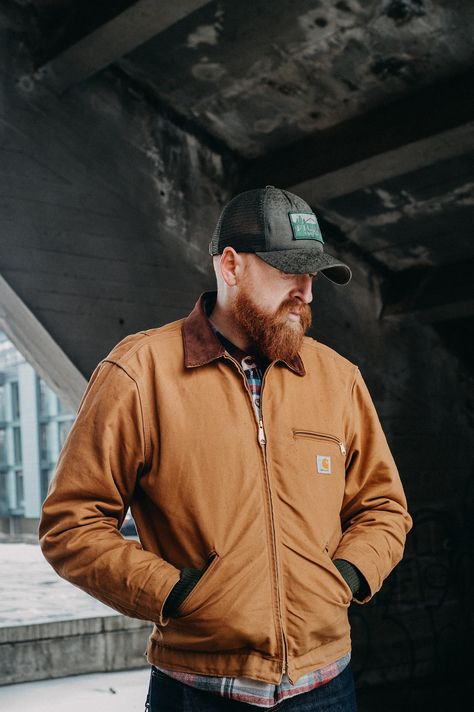 ▪️Filson otter green logger mesh cap ▪️Carhartt Duck Detroit jacket Trucker jacket.  Beard style. Carhartt Duck Jacket, Carhartt Detroit Jacket Outfit Men, Carhartt Detroit Jacket Outfit, Carhartt Jacket Outfit, Denim Man, Carhartt Detroit Jacket, Waxed Jacket, Duck Jacket, Levis Outfit