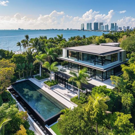 Inside LeBron James' Luxurious Miami Mansion Miami House Aesthetic, Lebron James House, Houses In Miami, City Mansion, Miami Homes, Florida Luxury Homes, Casa Miami, Miami House, Celebrity Home