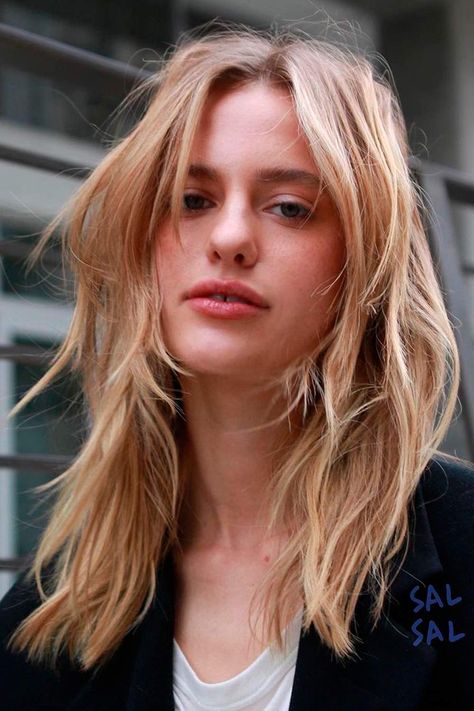 Shoulder Length Layered Hair, Messy Haircut, Shaggy Haircuts, Big Forehead, Cute Hairstyles For Medium Hair, Inspo Board, Trending Haircuts, Cut My Hair, Medium Hair Cuts