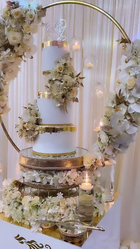 cupcakerbradford on Instagram: Wake up to this Beauty done for Asad & Haleema.. Amazing feedback ❤️❤️ Setup @hqbanqueting Dj was the one and only @femaledjn photography… Wedding Cake Area Decoration, Individual Wedding Cakes For Each Table, Wedding Cake Stands Ideas Display, Wedding Cake Stand Decor, Tiered Wedding Cake Stands, Metal Centerpieces, Wedding Cake Styles, Wedding Cakes Floral, Cake Stands Wedding