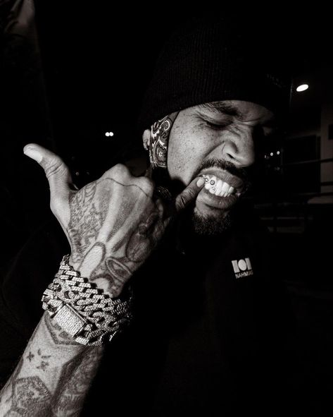 Chriss Brown, Chris Brown Music, Chris Brown Photos, Chris Brown Art, Chris Brown Photoshoot, Chris Brown Official, Chris Brown Wallpaper, Chris Brown X, Chris Brown Pictures