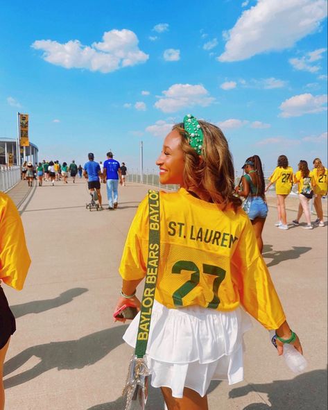 Baylor Football Game Outfit, Green Gameday Outfit, Green Game Day Outfit, Gold Game Day Outfit, Baylor Game Day Outfit, Baylor Gameday Outfit, Baylor Outfits, Baylor Football, Gameday Fits