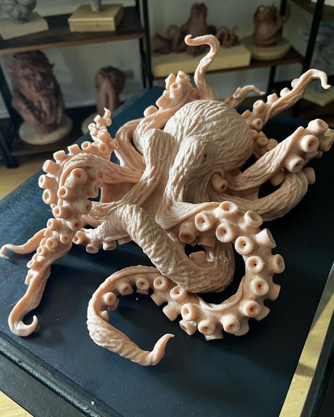 Octopus Sculpture Clay, Octopus Clay Sculpture, Paper Mache Octopus, Octopus Ceramics, Animal Clay Sculpture, Octopus Pottery, Polymer Clay Octopus, Polymer Clay Sculpting, Ceramic Octopus