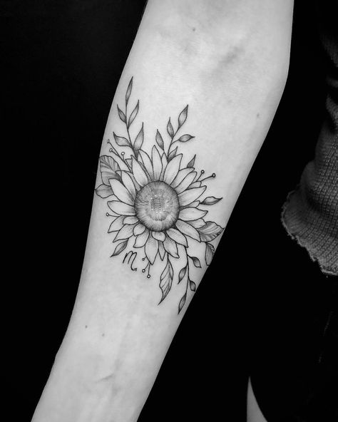 Best Friend Sunflower Tattoo, Sunflower Best Friend Tattoos, Matching Bff Tattoos, Matching Bff, Matching Friend Tattoos, Bestie Tattoo, Matching Friend, Bff Tattoos, Best Friend Tattoos