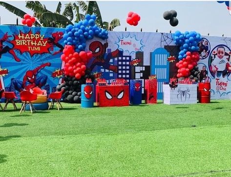 Avengers Birthday Party Decorations, Superhero Birthday Party Invitations, Hulk Birthday Parties, Superman Birthday Party, Spiderman Birthday Party Decorations, Superhero Party Decorations, Spiderman Decorations, Superman Birthday, Hulk Birthday