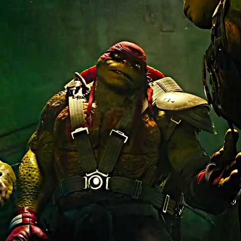 Teenage Mutant Ninja Turtles Live Action, Raphael Tmnt Movie, Raphael Tmnt Bayverse, Tmnt 2016 Raphael, Bayverse Raphael, Bayverse Raph, Film Pfp, Ninja Turtles Pictures, Tmnt Pfp