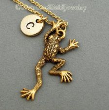 Charm Bracelet Ideas, Tuna Can, Frog Stuff, Frog Jewelry, Frog Necklace, Country Jewelry, Gold Initial Necklace, Geek Jewelry, Cowgirl Jewelry