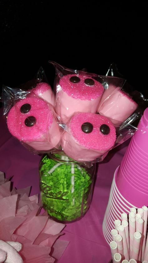 Peppa Pig marshmallow snouts #peppapig #sallyscakepops #peppapigsnouts Pig Birthday Party Decorations, Pig Roast Party, Peppa Pig Birthday Decorations, Peppa Pig Birthday Party Decorations, Greta Gris, Lila Party, Peppa Pig Birthday Cake, Pig Birthday Cakes, Pig Birthday Party